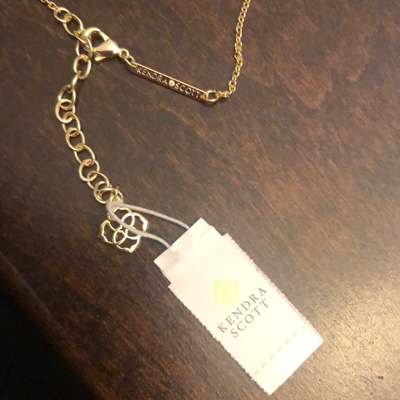 Kendra Scott Necklace🤩 - Picture 4 of 7
